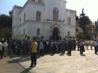 Έλαμψαν δια της απουσίας τους οι βουλευτ...