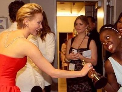 Jennifer Lawrence: Προσπάθησε να... κλέψ...