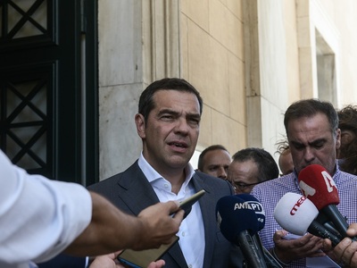Τσίπρας σε Μητσοτάκη: Οφείλετε να αποτρέ...