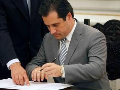  7.30 το πρωί ο Αδωνις έφτασε στο υπουργ...