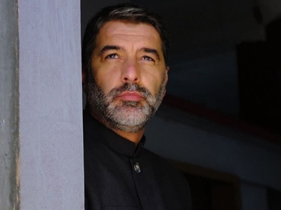 Άγριες Μέλισσες: O Mανος Βόσκαρης παντρε...