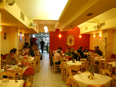 Οι μακαρονάδες της νίκης και της παρηγορ...