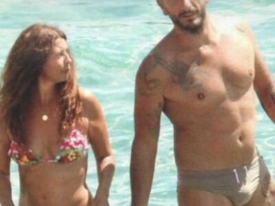 Σοφία Αλιμπέρτη: Τρυφερά παιχνίδια στη θ...