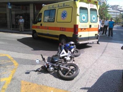 Αγρίνιο: Τροχαίο με μηχανή σε κεντρική δ...