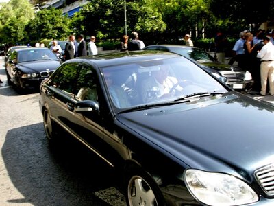 Με τα κρατικά αυτοκίνητα στον παιδικό στ...