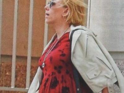 Η Σκάρλετ Γιόχανσον σε προχωρημένη εγκυμοσύνη