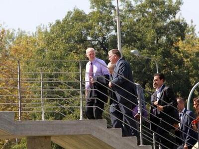 Απίστευτο: Τους χαμογέλασε... ειρωνικά κ...