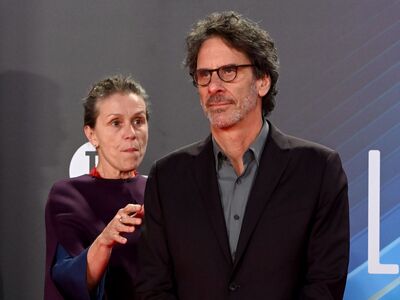 Ο Τζόελ Κοέν με την ηθοποιό Φράνσες Μακ ...