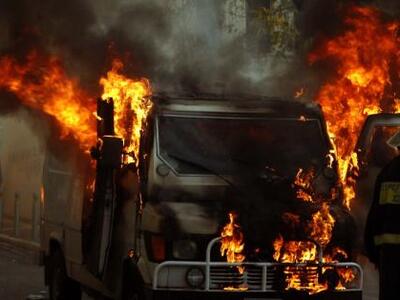 Κρήτη: Αυτοκίνητο "άρπαξε" φωτ...