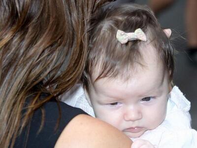 Victoria Beckham και Harper ψωνίζουν στη...