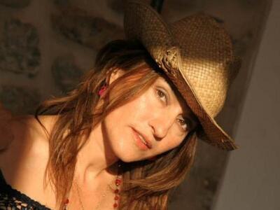 Η πατρινή καλλιτέχνιδα Τίτα Μπονάτσου εκ...