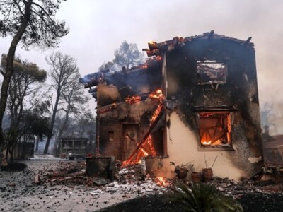 Φωτιά στη Βαρυμπόμπη: Υπέκυψε 55χρονος ε...