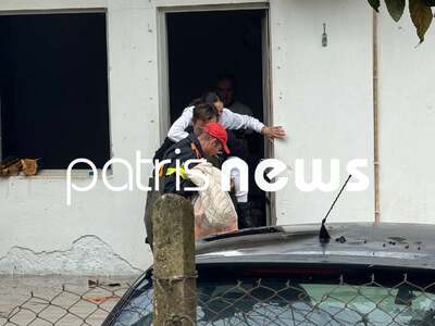 Πύργος: Απεγκλώβισαν οικογένεια από πλημ...