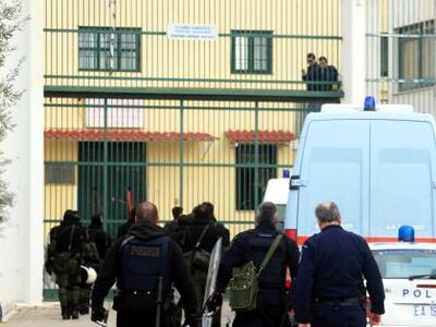 Ναύπλιο: Σε εξέλιξη εξέγερση των κρατουμ...