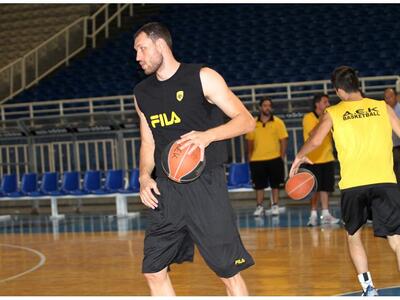 Μπάσκετ: Φιλική νίκη της ΑΕΚ επί της πρω...