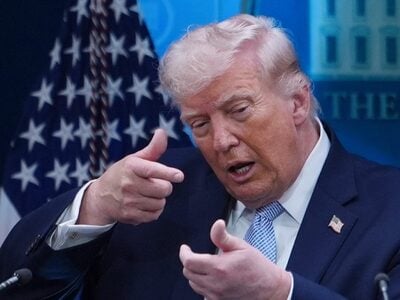 Δημοκρατικοί και υπερσυντηρητικοί διερωτ...