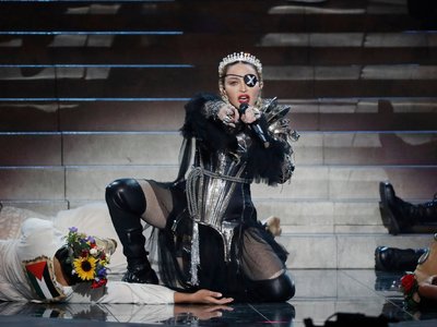 Διεθνής Τύπος για Madonna στην Eurovisio...