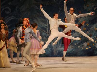 Πάτρα: Μαγευτικός "Καρυοθραύστης&qu...