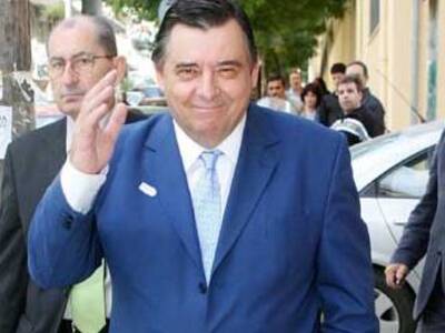 Δριμεία επίθεση Καρατζαφέρη σε Σαμαρά 