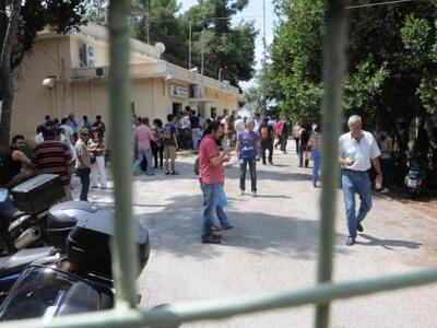 Συνεχίζουν τον αγώνα τους οι εργαζόμενοι...