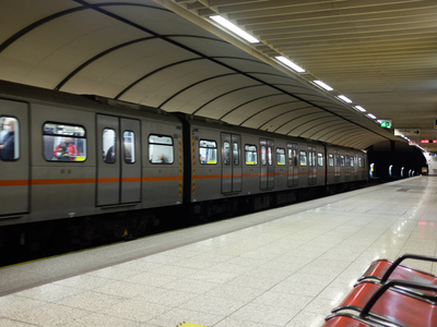 Πανόρμου: Νεκρή γυναίκα στο μετρό - Απεγ...