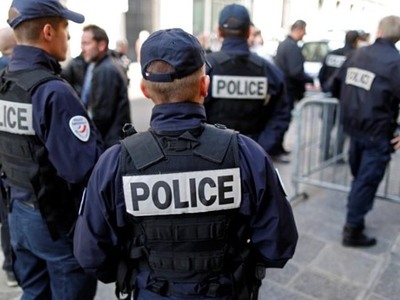 Γαλλία: Απαγορεύτηκε η φωτογράφιση αστυν...