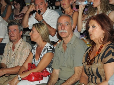 Ο Γιάννης και Μαριλένα Δημαρά παρακολούθ...