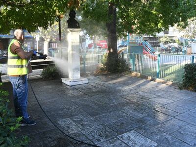 Πάτρα: Πλύσιμο στην πλατεία Μαρούδα και ...