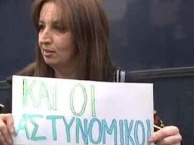 Οδηγός φορτηγού η μάνα που στάθηκε απένα...