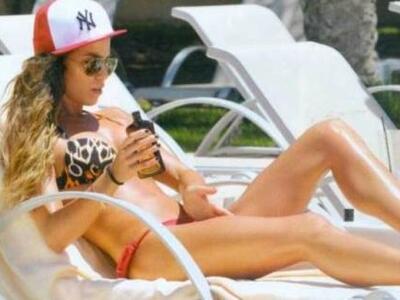 Όταν η Στικούδη πάει για μπάνιο ...προκα...