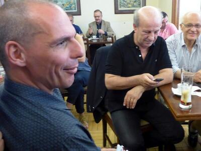 Αποκαλύψεις Βαρουφάκη στο καφενείο της Β...