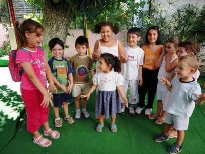 Επιπλέον 18.000 θέσεις παιδιών στους παι...