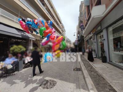 Πάτρα: Βόλτα στην πασχαλινή αγορά- Κίνησ...