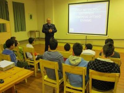Πάτρα: Επισκέψεις της ΕΛ.ΑΣ στο Σκαγιοπο...