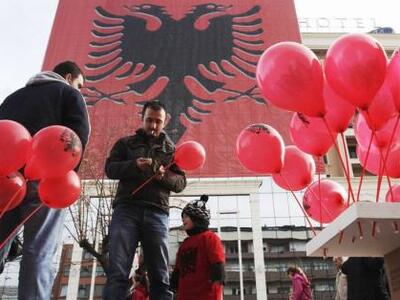 Αλβανία: Σφάζουν 1000 αρνιά για να γιορτ...