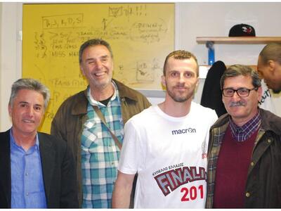 Απόλλων Carna: Στα αποδυτήρια και ο Δήμα...