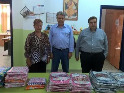 Σχολικές τσάντες και γραφική ύλη προσφέρ...