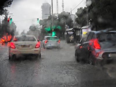 Πρωταπριλιά με σφοδρή κακοκαιρία σε 7 πε...