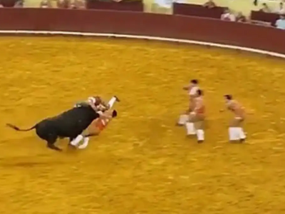 Η στιγμή που ταυρομάχος σκοτώνεται από τ...