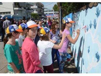 Πάτρα: Έφτιαξαν γκράφιτι με μηνύματα γι...