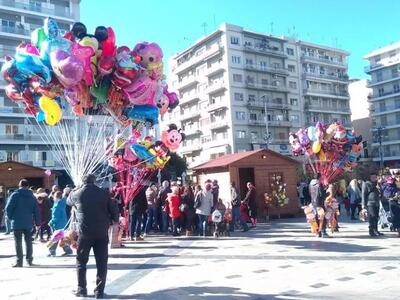 Πάτρα: Σε εορταστικούς ρυθμούς η αγορά-Β...