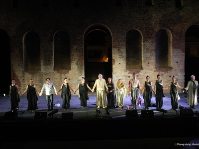 Πάτρα: Πάνω από 700 Πατρινοί χειροκρότησαν την παράσταση "Βάκχες" στο Αρχαίο Ωδείο
