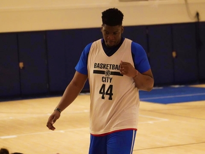 Νίκος Οκεκουόγεν: Από το Αγρίνιο... στα ...