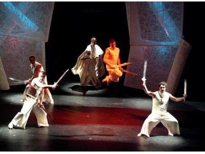 Μία παράσταση για τον αμφιλεγόμενο Αλκιβ...