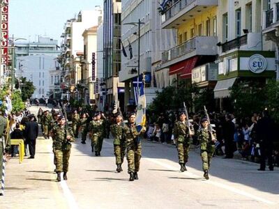 Προσπάθησε να αρπάξει τη σημαία από αξιω...