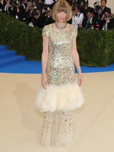 ΑΝΝΑ ΓΟΥΙΝΤΟΥΡ ΜΕ CHANEL