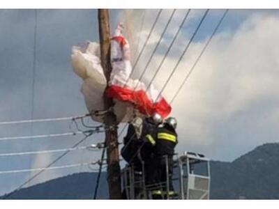Αλεξιπτωτιστής «προσγειώθηκε» σε ηλεκτρο...
