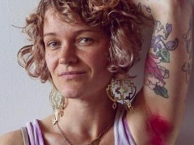 Το κίνημα της βαμμένης μασχάλης: Τι είνα...