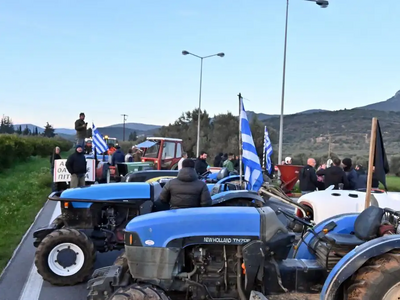 Ανυποχώρητοι οι αγρότες στα μπλόκα: Κλεί...