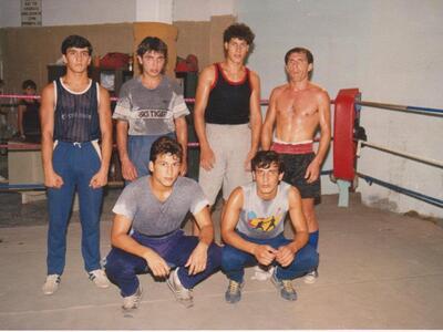 Ο Νίκος Πλέας αριστερά στα πρώτα του βήμ...